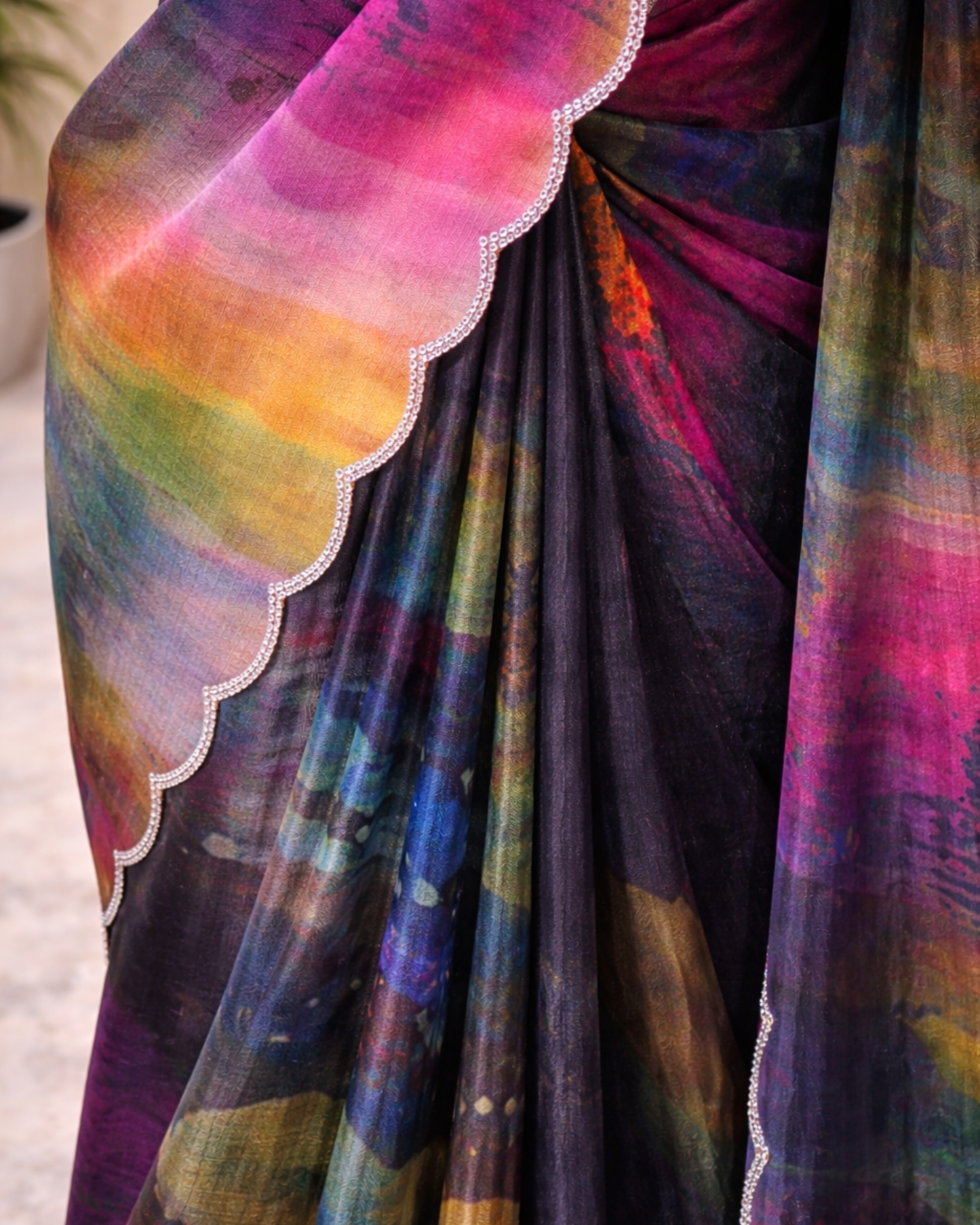 Regal Freehand Abstract Chinnon Saree – Multicolour Print with Scalloped Border