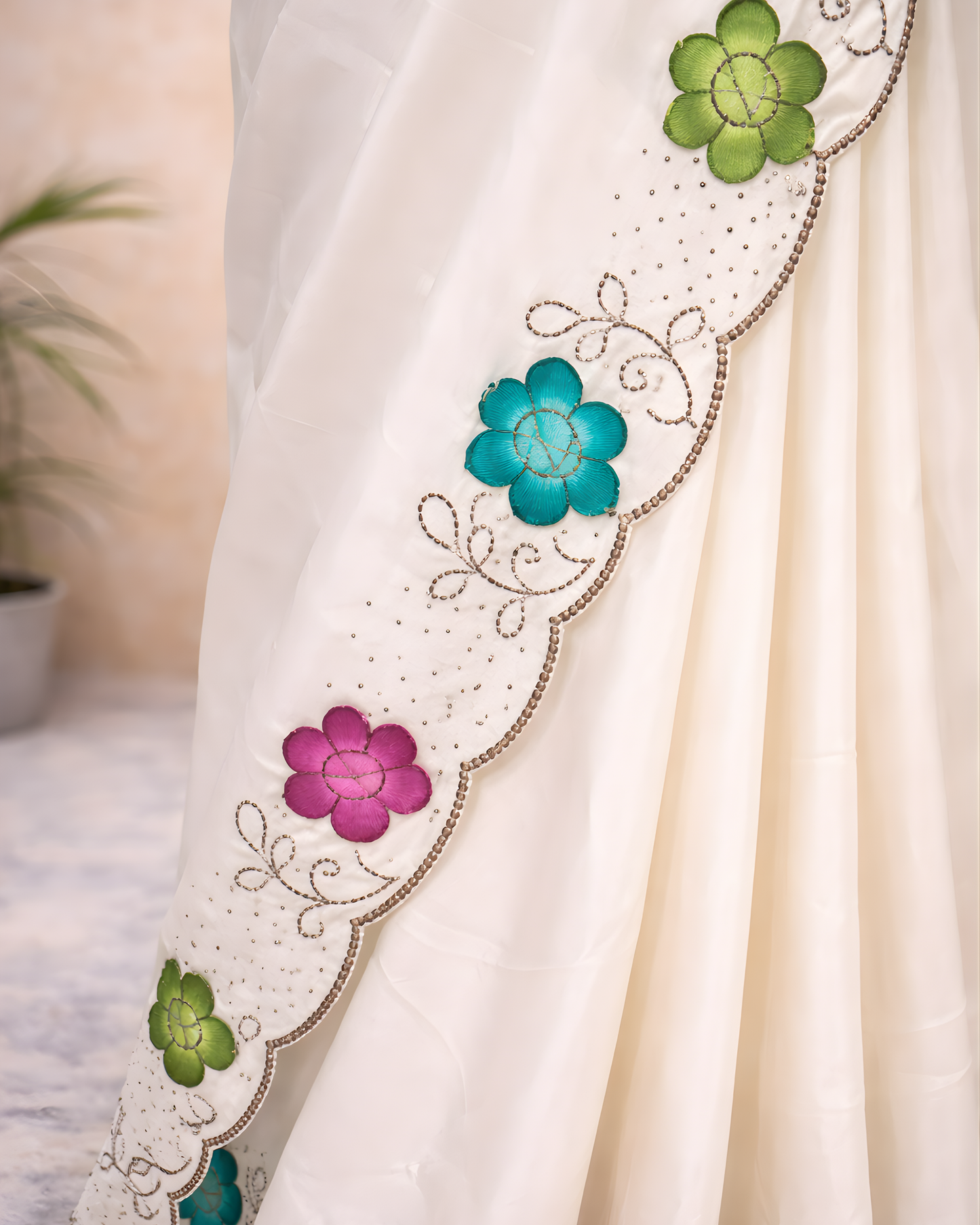 Ivory Floral Border Saree with Running Blouse – Optional Contrast Embroidered Blouse Available
