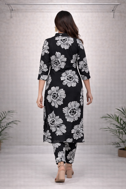 Black & White Floral Printed Kurti Set – Button-Down Front with 3/4 Sleeves & Pants