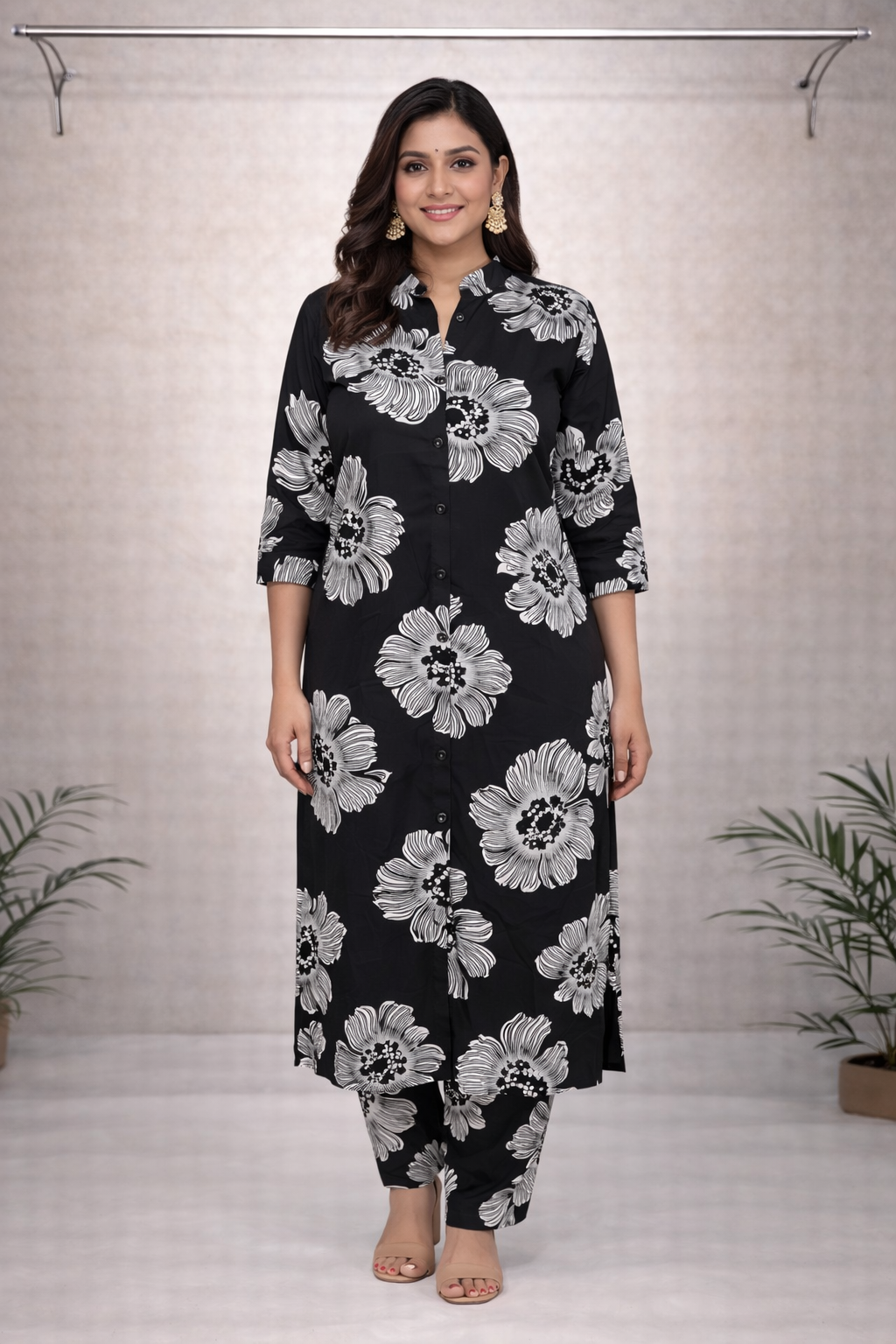 Black & White Floral Printed Kurti Set – Button-Down Front with 3/4 Sleeves & Pants