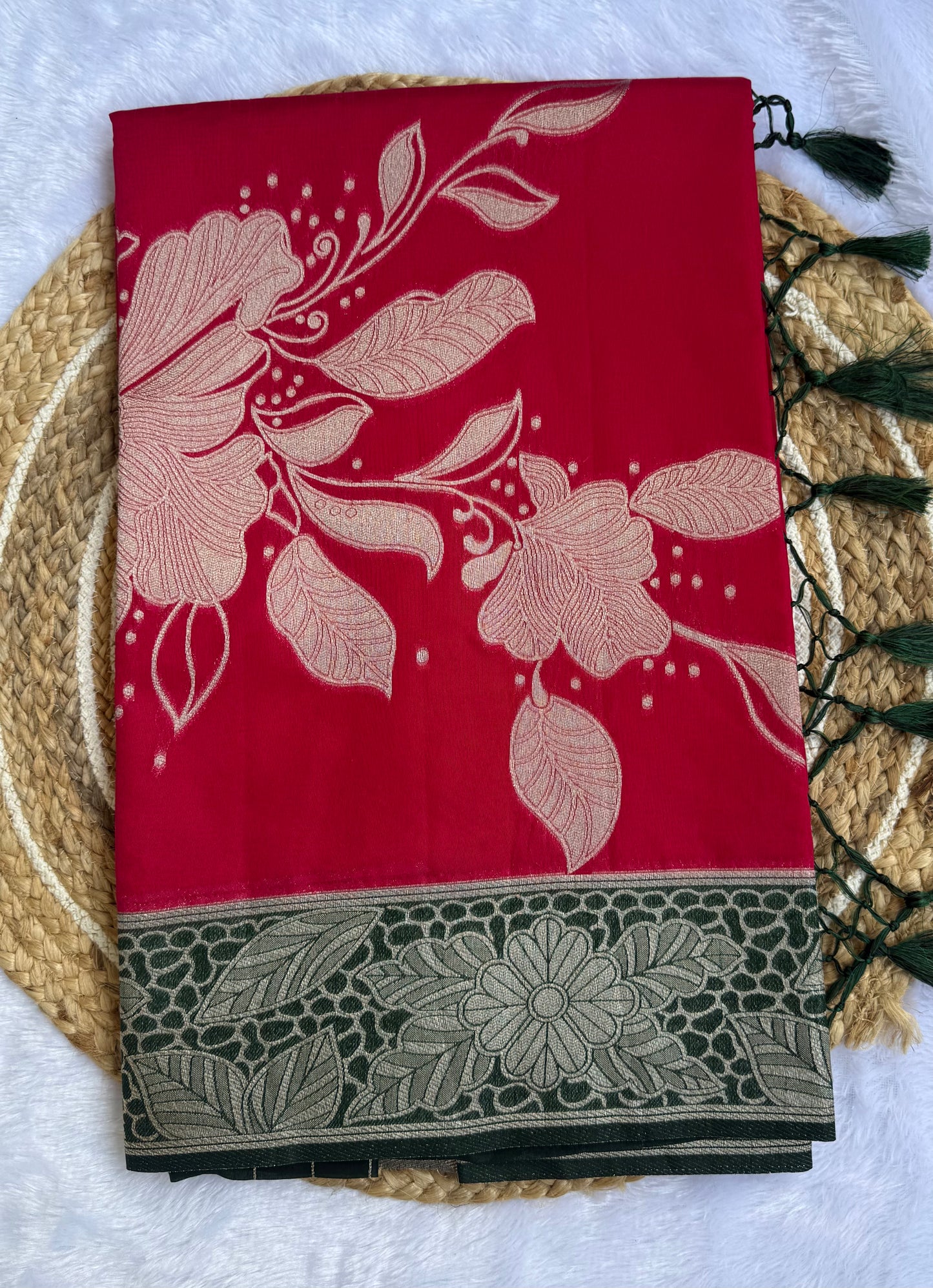 Beautiful Floral Printed Saree – Vibrant Festive Wear with Unstitched Blouse