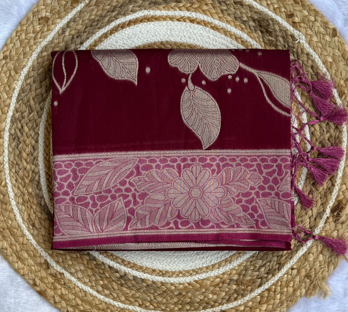 Beautiful Floral Printed Saree – Vibrant Festive Wear with Unstitched Blouse