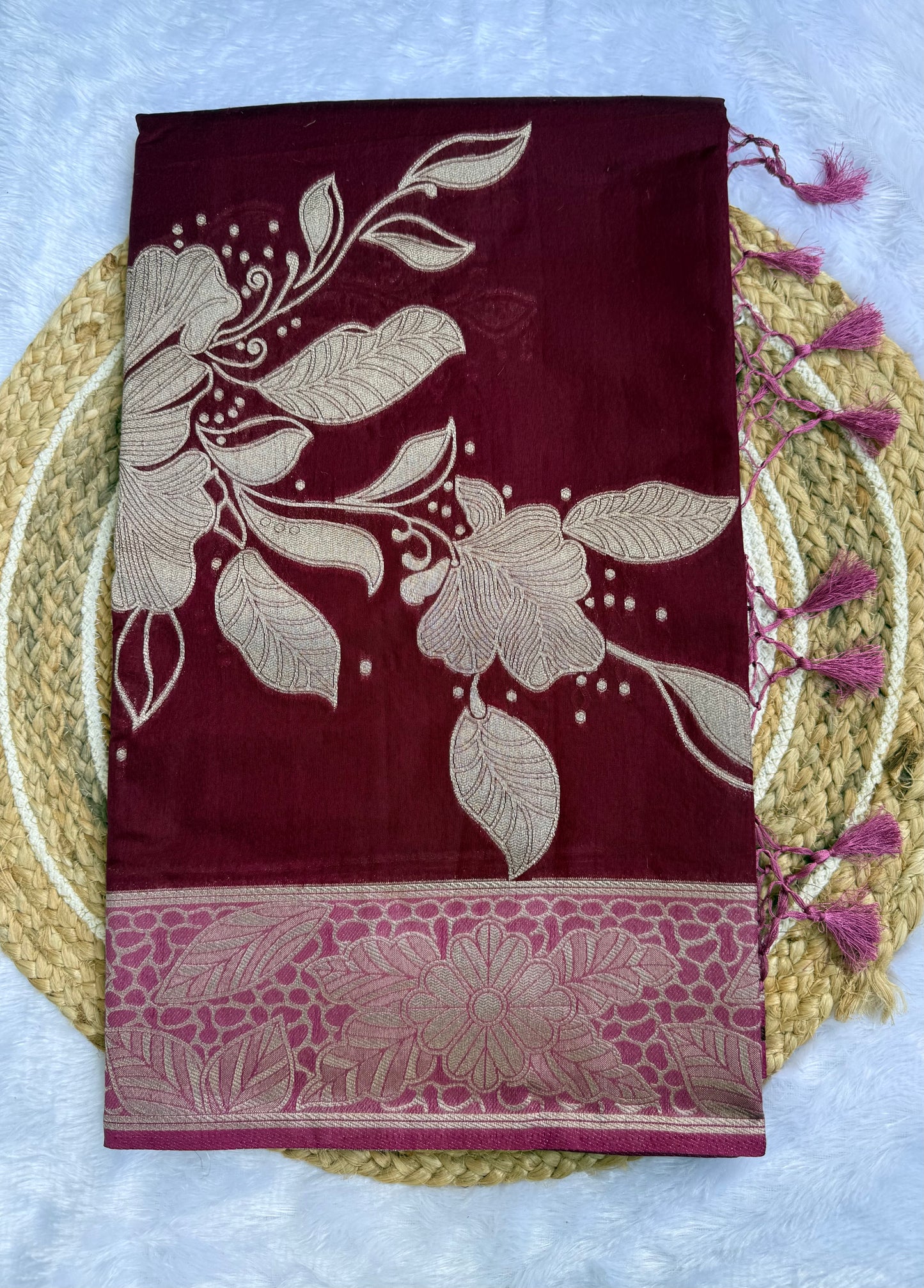 Beautiful Floral Printed Saree – Vibrant Festive Wear with Unstitched Blouse