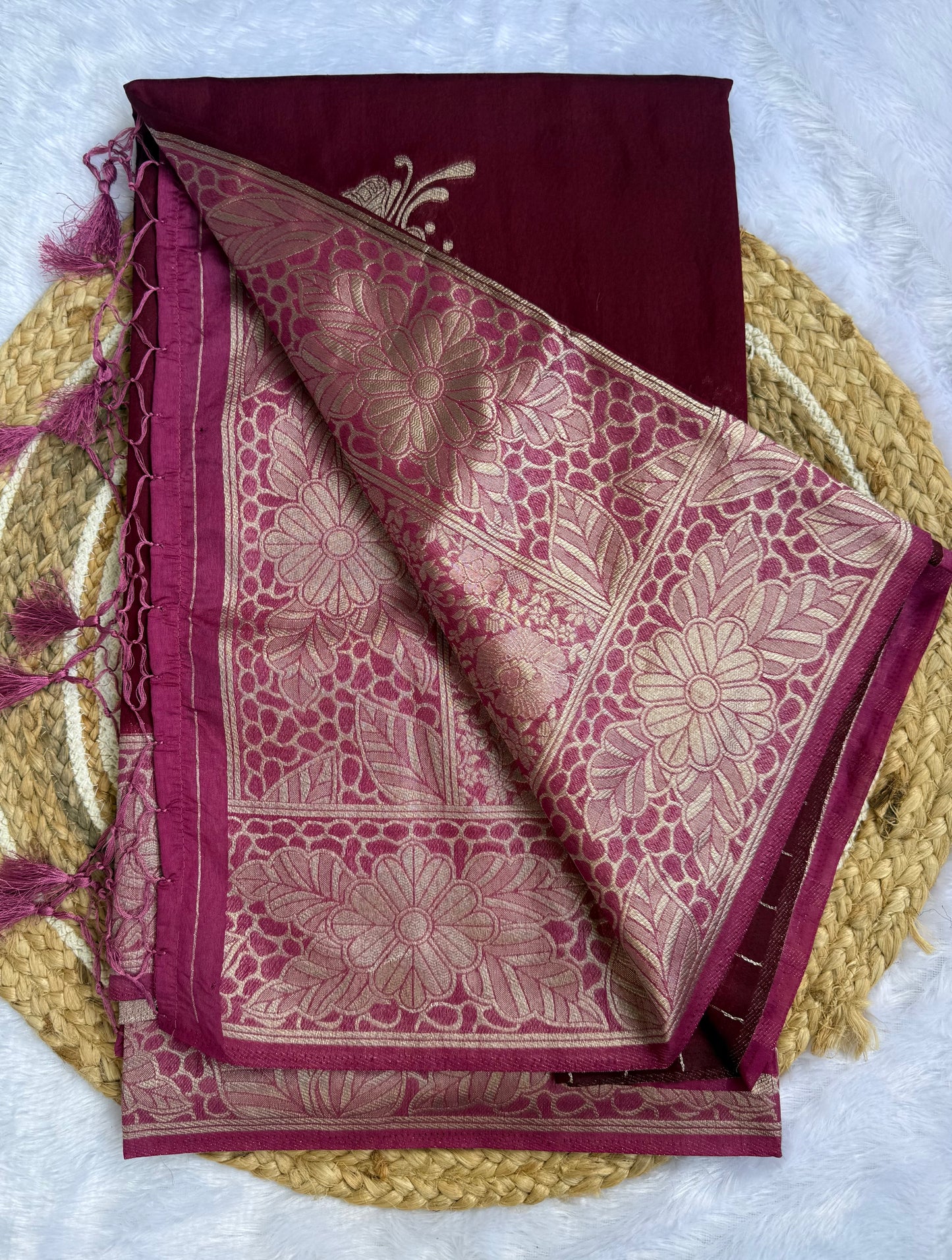 Beautiful Floral Printed Saree – Vibrant Festive Wear with Unstitched Blouse