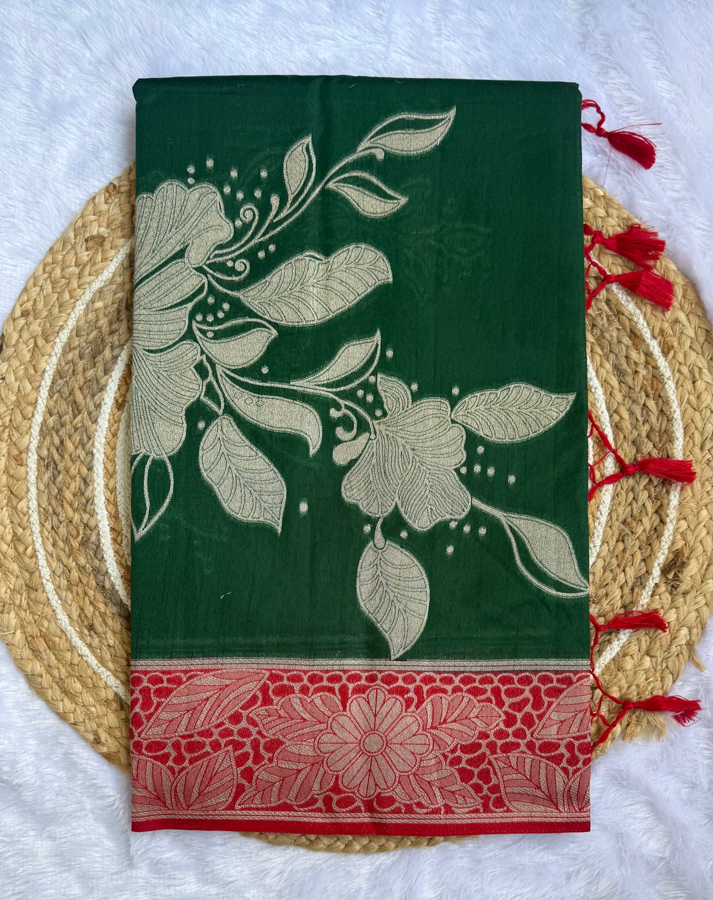 Beautiful Floral Printed Saree – Vibrant Festive Wear with Unstitched Blouse
