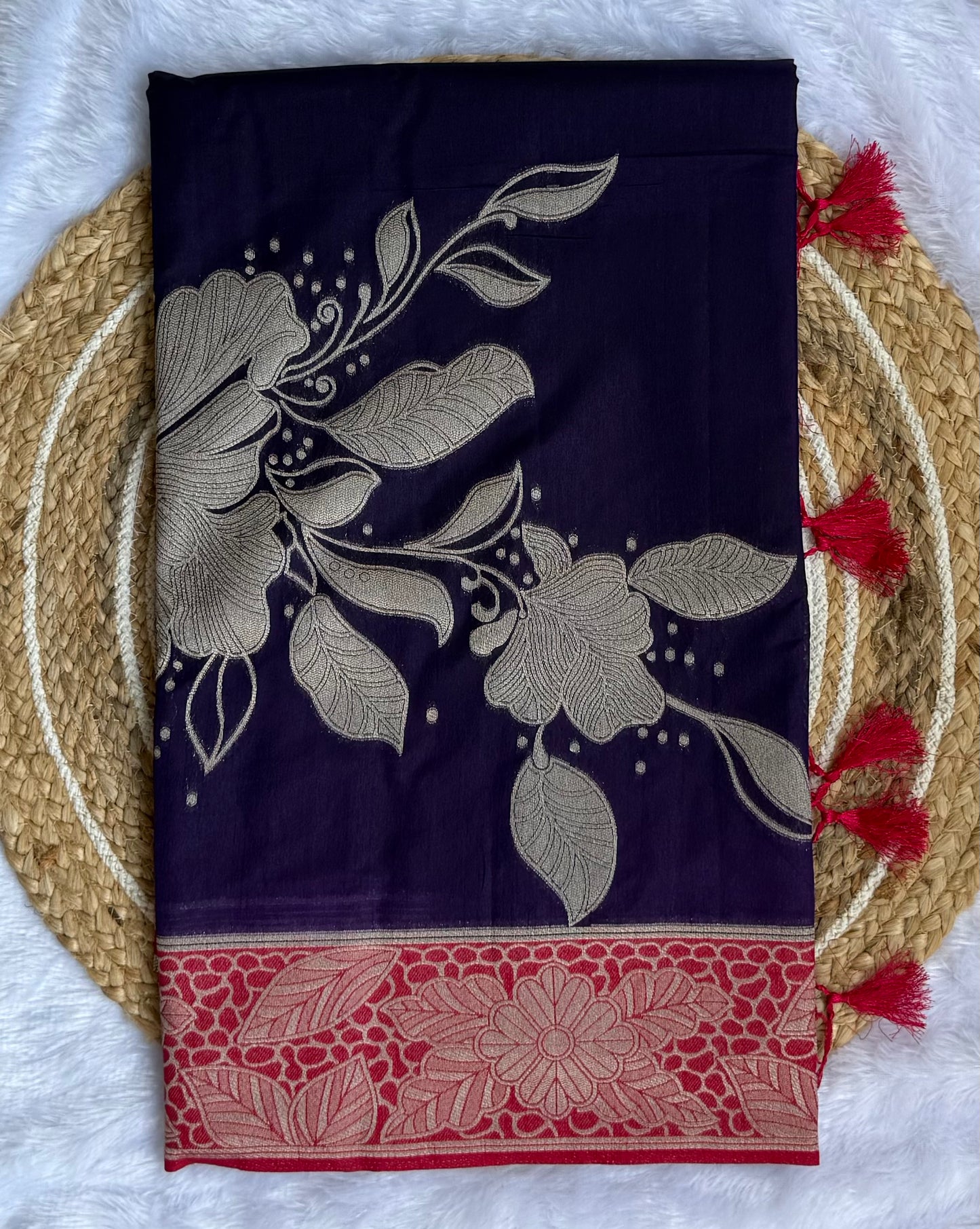 Beautiful Floral Printed Saree – Vibrant Festive Wear with Unstitched Blouse
