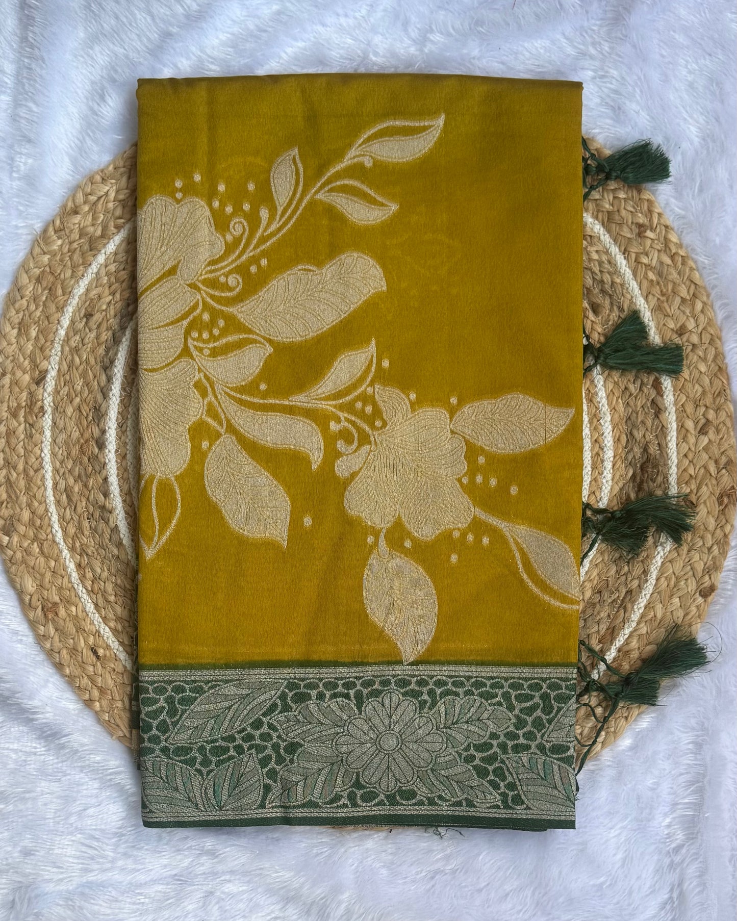 Beautiful Floral Printed Saree – Vibrant Festive Wear with Unstitched Blouse