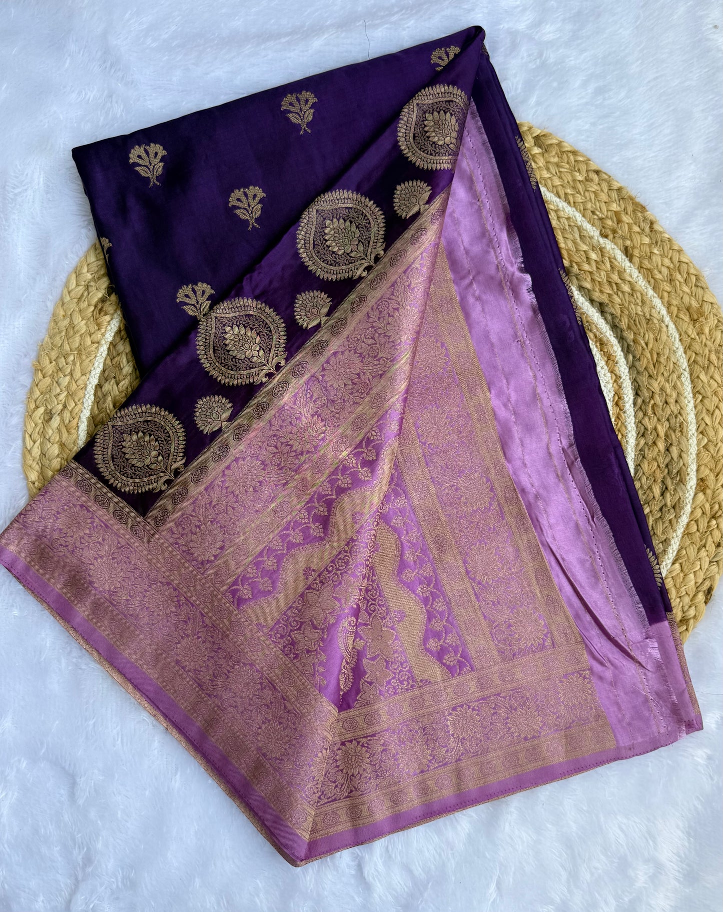 Gold Weaving Saree – Traditional Zari Woven Festive Saree with Blouse