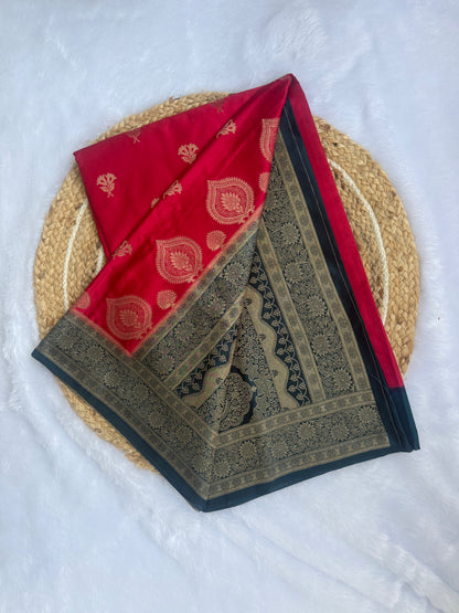 Gold Weaving Saree – Traditional Zari Woven Festive Saree with Blouse
