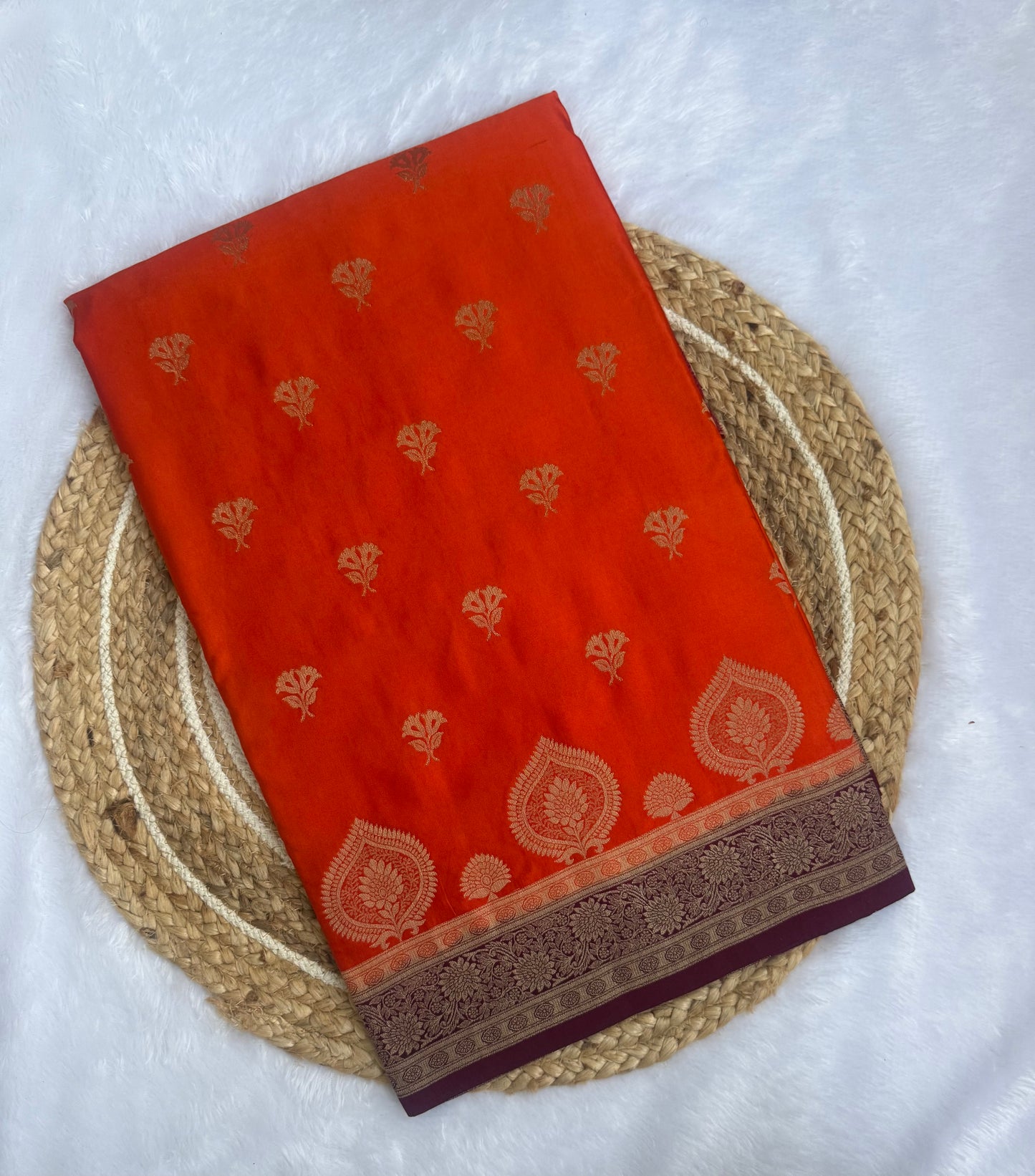 Gold Weaving Saree – Traditional Zari Woven Festive Saree with Blouse